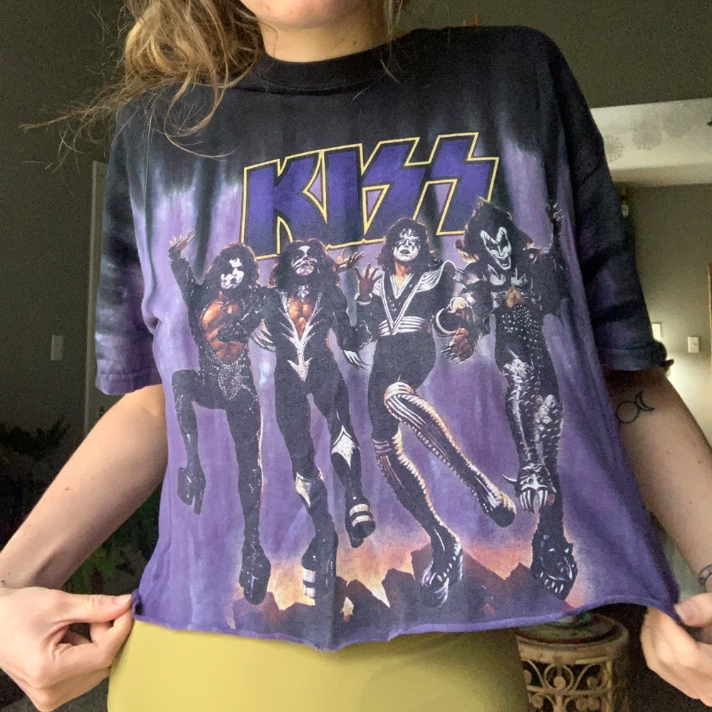 VINTAGE Graphic Tee